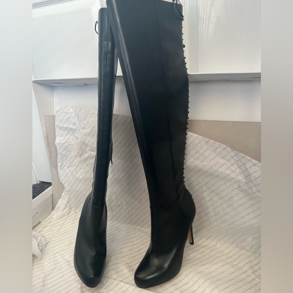 Black leather Aldo boots